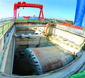 黄浦江底最长最深隧道 虹梅南路隧道结构贯通 黄浦江底最长最深隧道 虹梅南路隧道结构贯通
