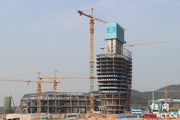 BIM助力湘江欢乐城项目朗豪度假酒店核心筒顺利封顶 BIM助力湘江欢乐城项目朗豪度假酒店核心筒顺利封顶