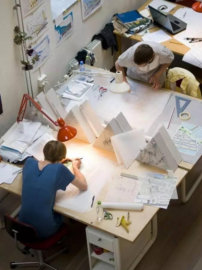 如何成功做一名年轻的建筑学教授 如何成功做一名年轻的建筑学教授