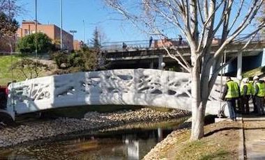 西班牙首座混凝土制成的3D打印桥正式亮相-BIM建筑网