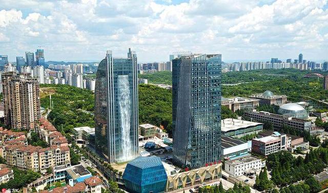 BIM|贵阳现百米高楼瀑布 每小时电费800 BIM视界 第1张-BIM建筑网 BIM|贵阳现百米高楼瀑布 每小时电费800 BIM视界 第1张