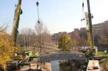 装配式|世界首座3D打印混凝土人行天桥在西班牙落成-BIM建筑网