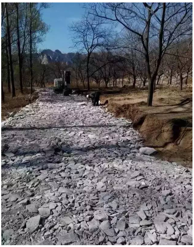 装配式|四个老男孩租下2500亩山谷 用集装箱搭出桃花源地  装配式|四个老男孩租下2500亩山谷 用集装箱搭出桃花源地
