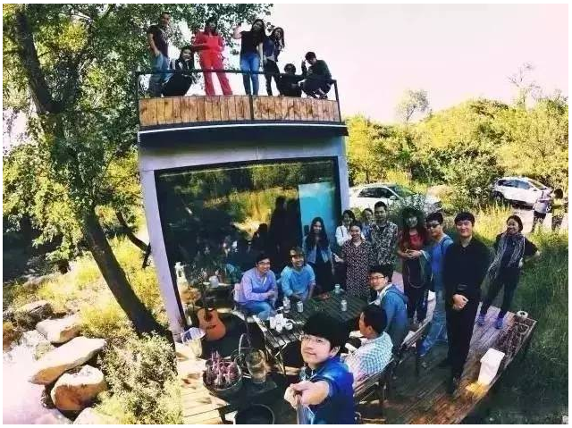 装配式|四个老男孩租下2500亩山谷 用集装箱搭出桃花源地  装配式|四个老男孩租下2500亩山谷 用集装箱搭出桃花源地