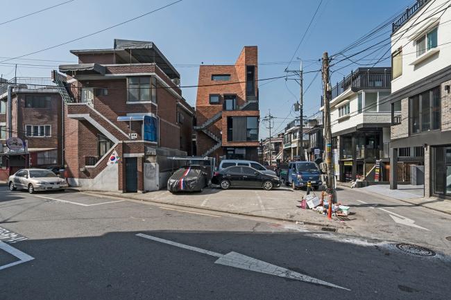 BIM建筑|韩国芒源洞“窄居” / Boundaries architects BIM建筑|韩国芒源洞“窄居” / Boundaries architects
