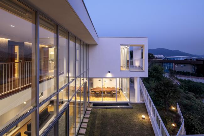 BIM建筑|交织扭合的不仅是建筑与体量,还有曩昔的时间和现在 / DIDI建筑工作室 BIM建筑|交织扭合的不仅是建筑与体量,还有曩昔的时间和现在 / DIDI建筑工作室