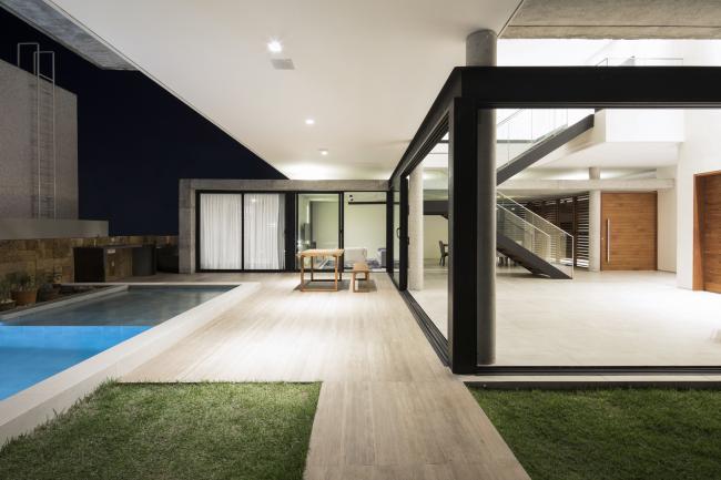 BIM建筑|沉寂优雅的巴西室第/Martins Lucena Arquitetos BIM建筑|沉寂优雅的巴西室第/Martins Lucena Arquitetos