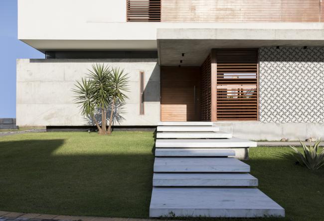 BIM建筑|沉寂优雅的巴西室第/Martins Lucena Arquitetos BIM建筑|沉寂优雅的巴西室第/Martins Lucena Arquitetos