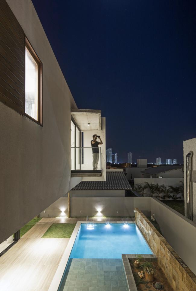BIM建筑|沉寂优雅的巴西室第/Martins Lucena Arquitetos BIM建筑|沉寂优雅的巴西室第/Martins Lucena Arquitetos