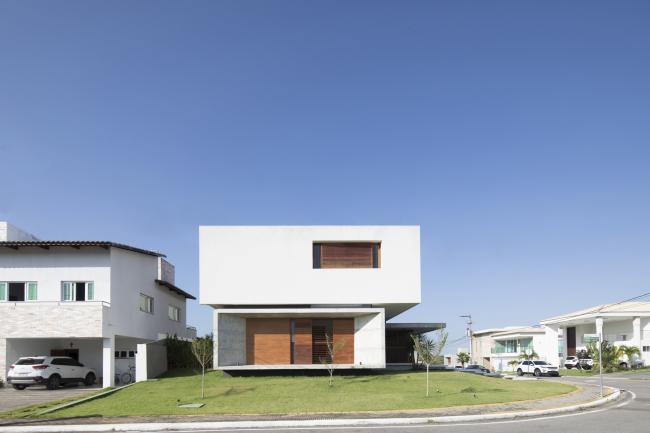BIM建筑|沉寂优雅的巴西室第/Martins Lucena Arquitetos BIM建筑|沉寂优雅的巴西室第/Martins Lucena Arquitetos