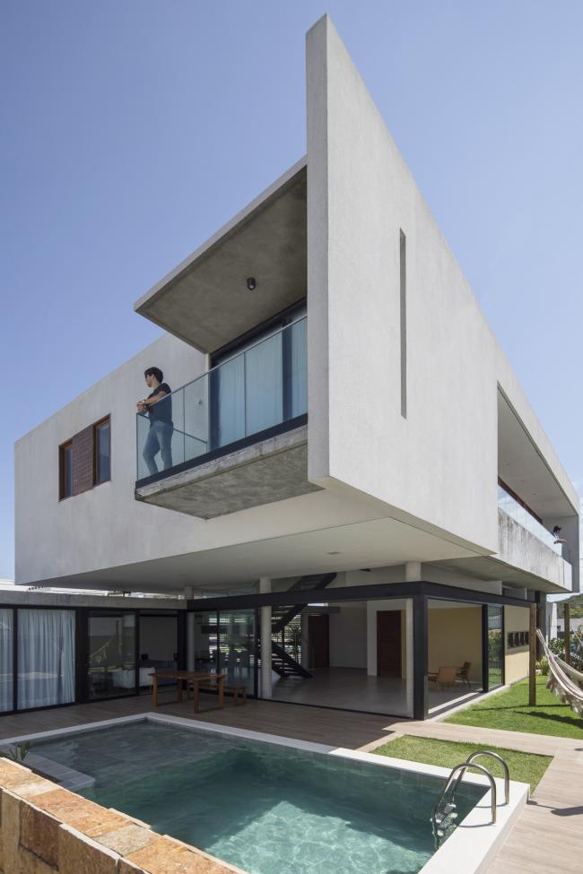 BIM建筑|沉寂优雅的巴西室第/Martins Lucena Arquitetos BIM建筑|沉寂优雅的巴西室第/Martins Lucena Arquitetos