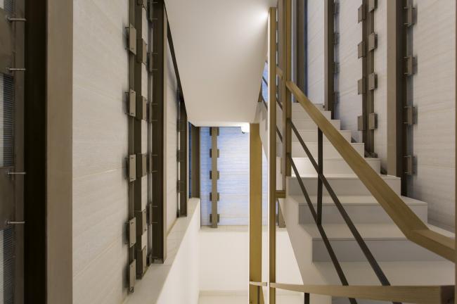 BIM建筑|轻透的混凝土玻璃盒:约旦首都银行 BIM建筑|轻透的混凝土玻璃盒:约旦首都银行