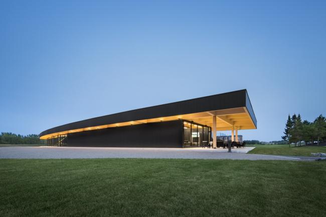 BIM建筑|加拿年夜蒙特利尔高端高尔夫俱乐部会所 / Architecture49 BIM建筑|加拿年夜蒙特利尔高端高尔夫俱乐部会所 / Architecture49