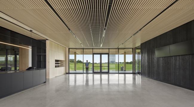 BIM建筑|加拿年夜蒙特利尔高端高尔夫俱乐部会所 / Architecture49 BIM建筑|加拿年夜蒙特利尔高端高尔夫俱乐部会所 / Architecture49