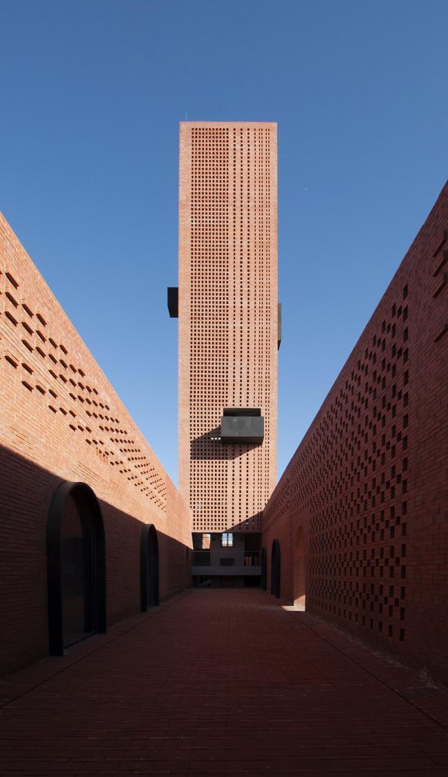 BIM建筑|湿地中的红砖塔 / 空格建筑 BIM建筑|湿地中的红砖塔 / 空格建筑