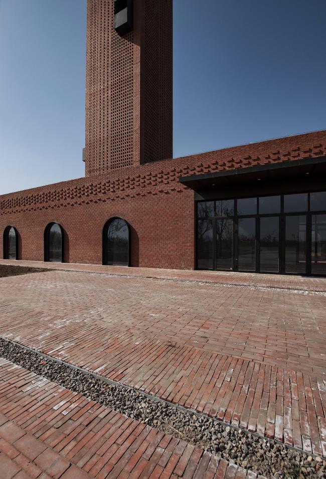 BIM建筑|湿地中的红砖塔 / 空格建筑 BIM建筑|湿地中的红砖塔 / 空格建筑