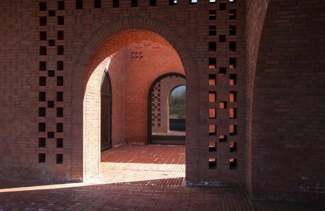 BIM建筑|湿地中的红砖塔 / 空格建筑 BIM建筑|湿地中的红砖塔 / 空格建筑