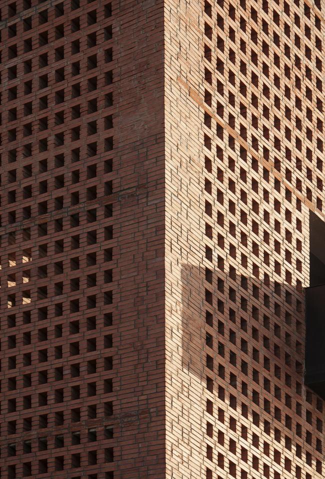 BIM建筑|湿地中的红砖塔 / 空格建筑 BIM建筑|湿地中的红砖塔 / 空格建筑