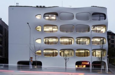 BIM建筑|动感海浪演绎城市景不雅:韩国首尔办公楼-BIM建筑网