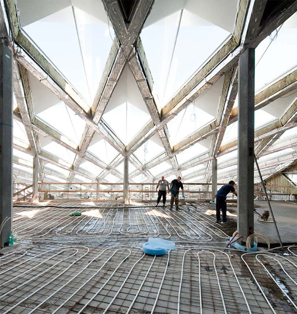 BIM建筑|披鳞片形如折纸屋顶的海港储蓄银行/3XN建筑师事务所 BIM建筑|披鳞片形如折纸屋顶的海港储蓄银行/3XN建筑师事务所