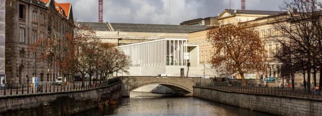 BIM建筑|柏林博物馆岛宁静素白的柱廊美术馆 BIM建筑|柏林博物馆岛宁静素白的柱廊美术馆