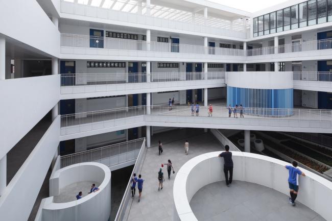 BIM建筑|嵌套的多彩盒子:华中师范年夜学从属龙园黉舍 / 筑博设计-结合公设 + H DESIGN BIM建筑|嵌套的多彩盒子:华中师范年夜学从属龙园黉舍 / 筑博设计-结合公设 + H DESIGN