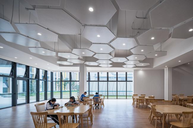 BIM建筑|嵌套的多彩盒子:华中师范年夜学从属龙园黉舍 / 筑博设计-结合公设 + H DESIGN BIM建筑|嵌套的多彩盒子:华中师范年夜学从属龙园黉舍 / 筑博设计-结合公设 + H DESIGN