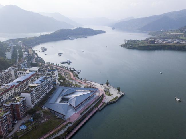 BIM建筑|解构的屋顶 | 云阳四方井办事建筑 / 深圳汤桦建筑设计 BIM建筑|解构的屋顶 | 云阳四方井办事建筑 / 深圳汤桦建筑设计