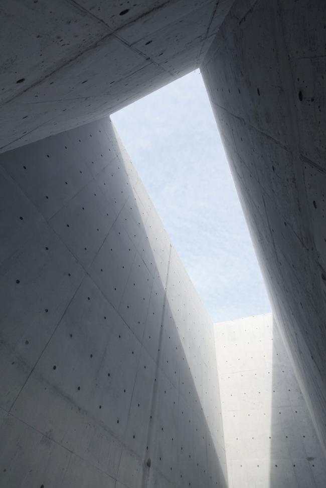BIM建筑|似招手浸礼,如崇奉般沉寂耸立于年夜地:韩国dw教堂 BIM建筑|似招手浸礼,如崇奉般沉寂耸立于年夜地:韩国dw教堂