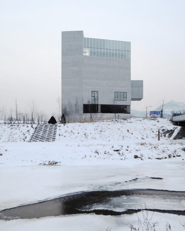 BIM建筑|似招手浸礼,如崇奉般沉寂耸立于年夜地:韩国dw教堂 BIM建筑|似招手浸礼,如崇奉般沉寂耸立于年夜地:韩国dw教堂