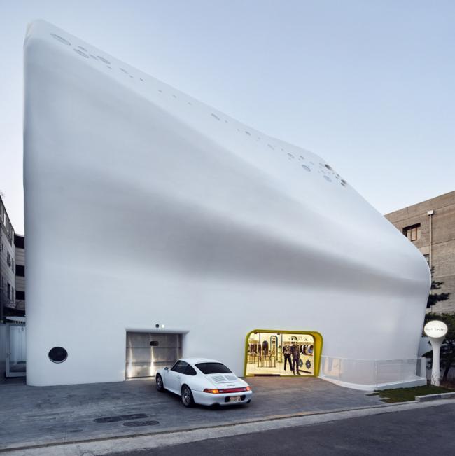BIM建筑|仿佛阳光泡泡——奢靡品牌韩国零售店设计 BIM建筑|仿佛阳光泡泡——奢靡品牌韩国零售店设计