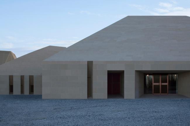 BIM建筑|沙丘之子:敦煌旅游集散中间 / 朱小地工作室·BIAD BIM建筑|沙丘之子:敦煌旅游集散中间 / 朱小地工作室·BIAD