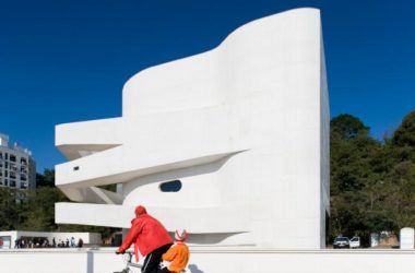 BIM建筑|层叠交织的手指坡道,在规整的秩序中追求变体 / Alvaro Siza建筑师事务所-BIM建筑网