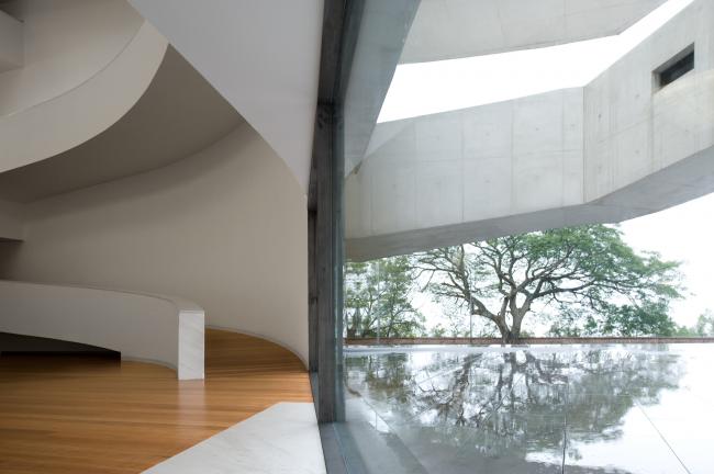 BIM建筑|层叠交织的手指坡道,在规整的秩序中追求变体 / Alvaro Siza建筑师事务所 BIM建筑|层叠交织的手指坡道,在规整的秩序中追求变体 / Alvaro Siza建筑师事务所