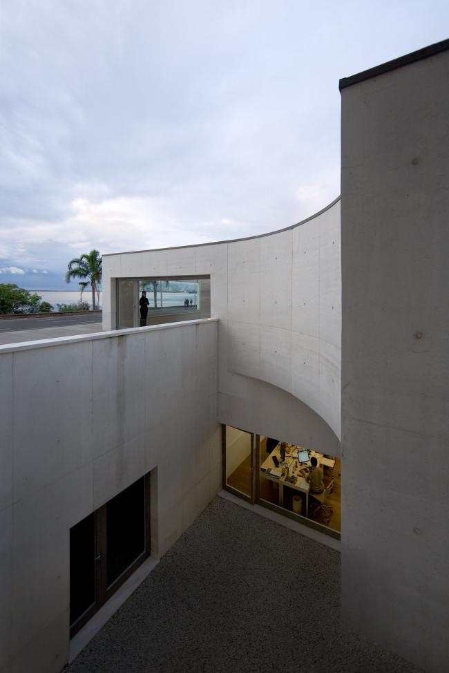 BIM建筑|层叠交织的手指坡道,在规整的秩序中追求变体 / Alvaro Siza建筑师事务所 BIM建筑|层叠交织的手指坡道,在规整的秩序中追求变体 / Alvaro Siza建筑师事务所