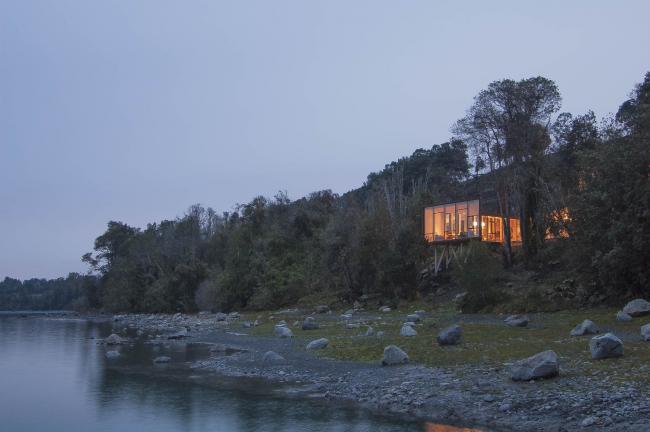 BIM建筑|轻触湖面,御风而立的排挤展厅/Aguilo +佩德拉萨 BIM建筑|轻触湖面,御风而立的排挤展厅/Aguilo +佩德拉萨
