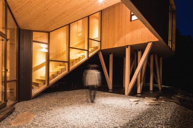 BIM建筑|轻触湖面,御风而立的排挤展厅/Aguilo +佩德拉萨 BIM建筑|轻触湖面,御风而立的排挤展厅/Aguilo +佩德拉萨