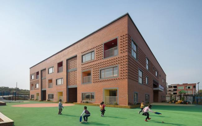 BIM建筑|厦门 / 孩子们在敞亮流利的中庭内肆意地奔驰 —— 新南幼儿园 BIM建筑|厦门 / 孩子们在敞亮流利的中庭内肆意地奔驰 —— 新南幼儿园