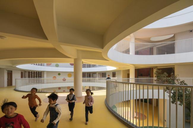 BIM建筑|厦门 / 孩子们在敞亮流利的中庭内肆意地奔驰 —— 新南幼儿园 BIM建筑|厦门 / 孩子们在敞亮流利的中庭内肆意地奔驰 —— 新南幼儿园