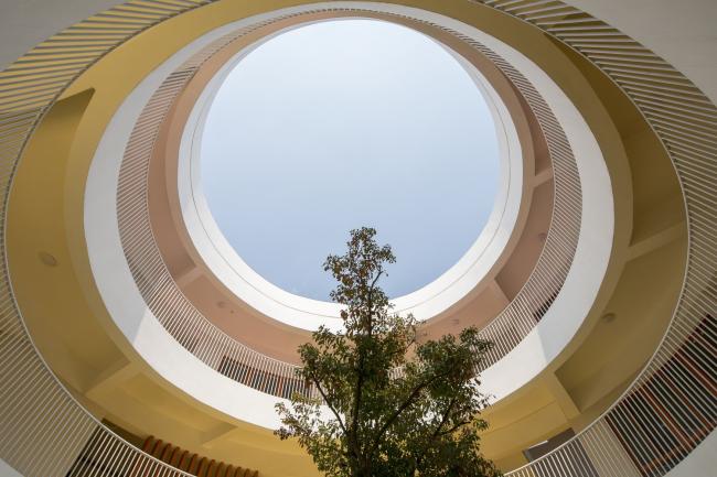 BIM建筑|厦门 / 孩子们在敞亮流利的中庭内肆意地奔驰 —— 新南幼儿园 BIM建筑|厦门 / 孩子们在敞亮流利的中庭内肆意地奔驰 —— 新南幼儿园