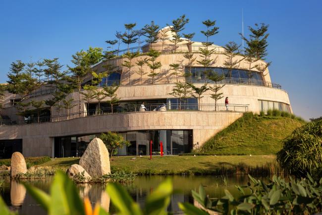 BIM建筑|仿若身处绿色稻田办公,科技彰显天然气力的泰坦办公中间 BIM建筑|仿若身处绿色稻田办公,科技彰显天然气力的泰坦办公中间