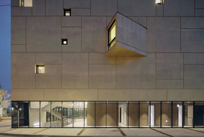 BIM建筑|运动丰盛多样的片子小城:韩国明影片公司坡州年夜楼 / 履露斋 BIM建筑|运动丰盛多样的片子小城:韩国明影片公司坡州年夜楼 / 履露斋