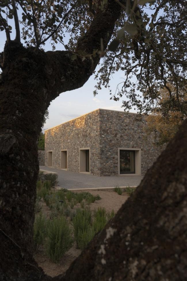 BIM建筑|慎重而机动:卡塞雷斯石头室第 / Tuñón Arquitectos BIM建筑|慎重而机动:卡塞雷斯石头室第 / Tuñón Arquitectos