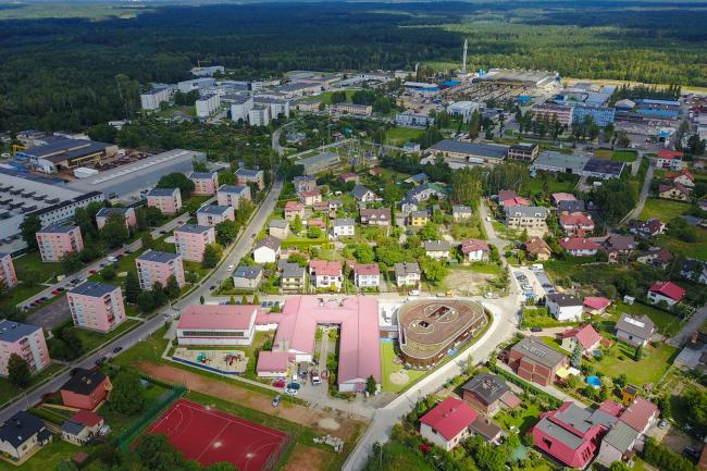BIM建筑|混凝土与木板组成的弧形乐土:波兰幼儿园 BIM建筑|混凝土与木板组成的弧形乐土:波兰幼儿园