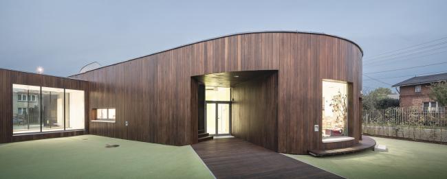 BIM建筑|混凝土与木板组成的弧形乐土:波兰幼儿园 BIM建筑|混凝土与木板组成的弧形乐土:波兰幼儿园