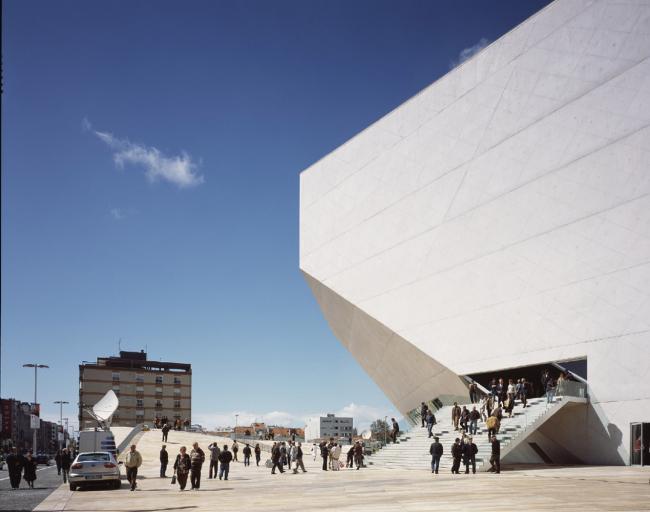 BIM建筑|白色经典的混凝土空腔音乐厅:波尔图文化剧院 / OMA BIM建筑|白色经典的混凝土空腔音乐厅:波尔图文化剧院 / OMA