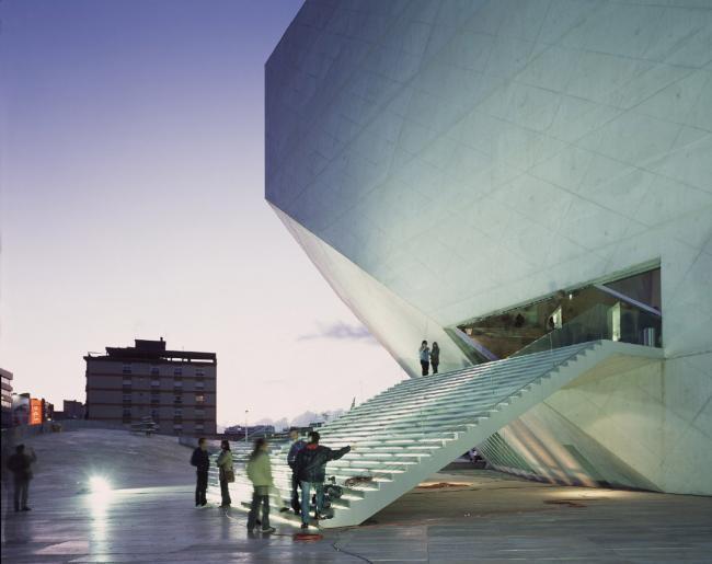 BIM建筑|白色经典的混凝土空腔音乐厅:波尔图文化剧院 / OMA BIM建筑|白色经典的混凝土空腔音乐厅:波尔图文化剧院 / OMA