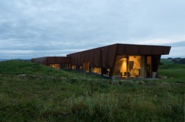 BIM建筑|仿佛一把被抛弃在郊野中心的旧铁犁:Tjelta室第-BIM建筑网