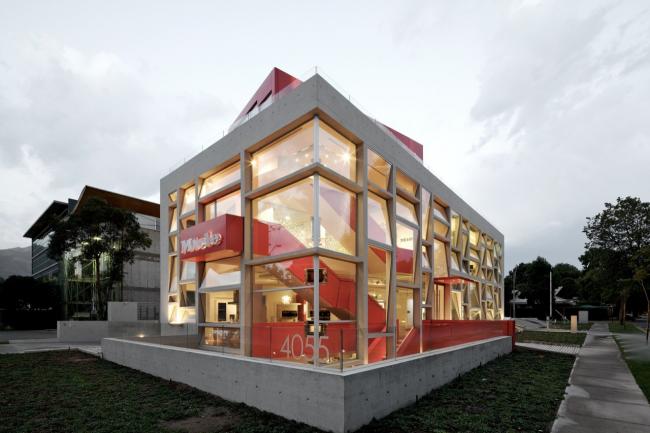 BIM建筑|斑斓亮丽,置在路边的宏大都会展览柜:米勒公司美术展览馆 BIM建筑|斑斓亮丽,置在路边的宏大都会展览柜:米勒公司美术展览馆