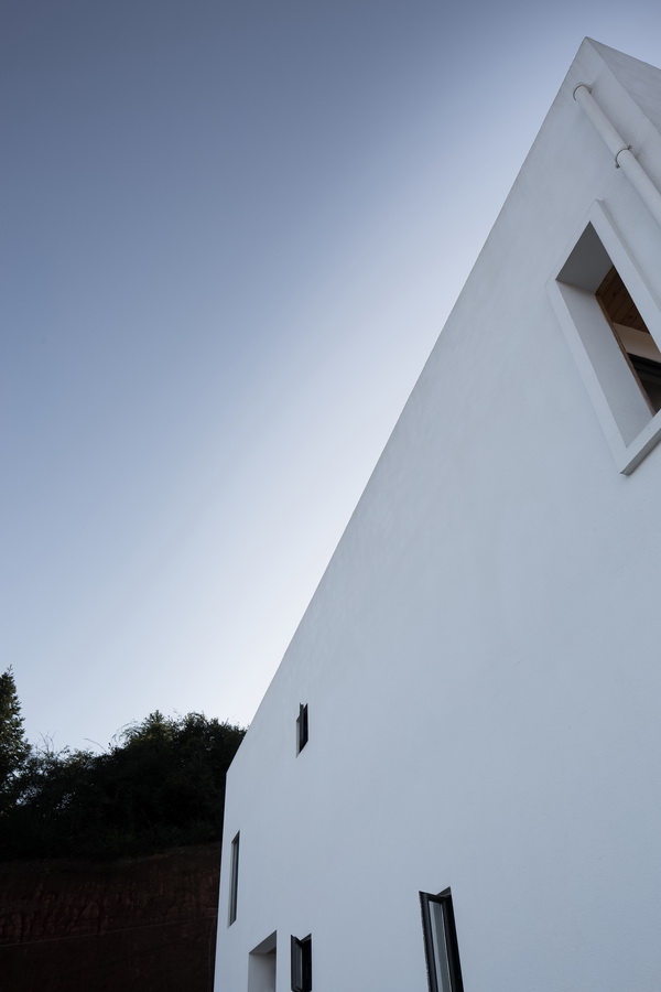 BIM建筑|栖于山麓——乡建新平易近居摸索 | 铭鼎空间艺术工作室 BIM建筑|栖于山麓——乡建新平易近居摸索 | 铭鼎空间艺术工作室
